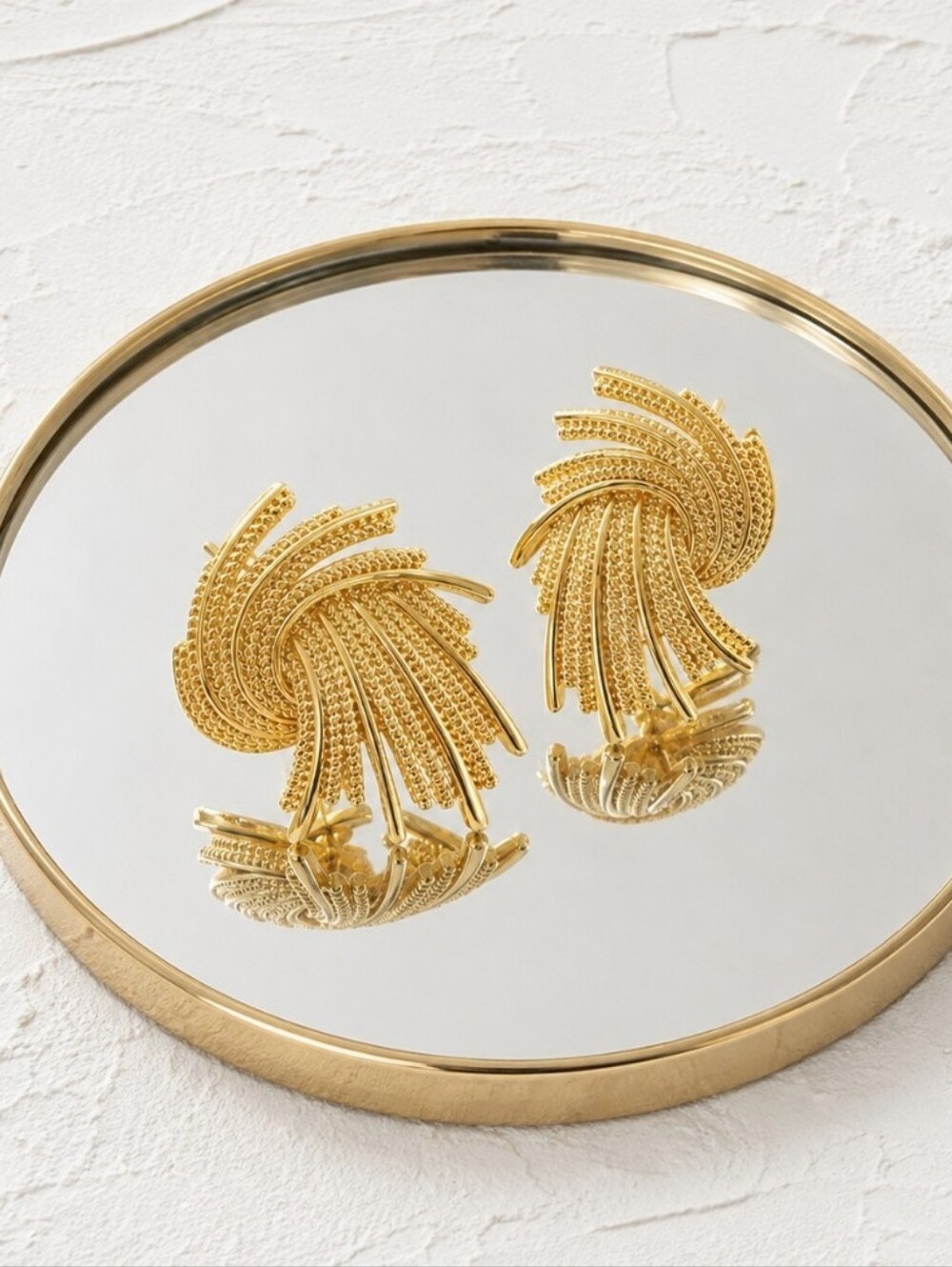 Gold Jardin Whispy Strands Stud Earrings